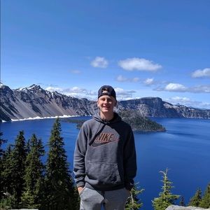 Meet your Posher, Evan